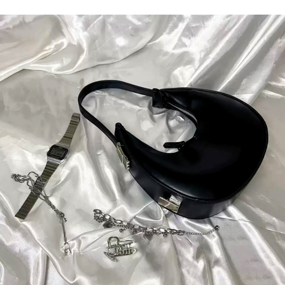 Niche design bag women 2022 new simple personality shoulder bag crescent bag net - Picture 2 of 3